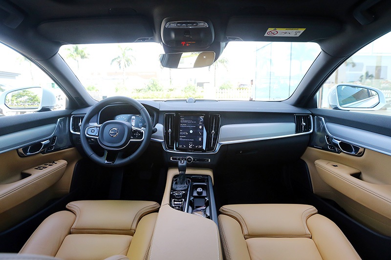 Volvo S90 gia nhập cuộc cạnh tranh phân khúc sedan hạng sang - 3 Volvo S90 gia nhập cuộc cạnh tranh phân khúc sedan hạng sang - 3