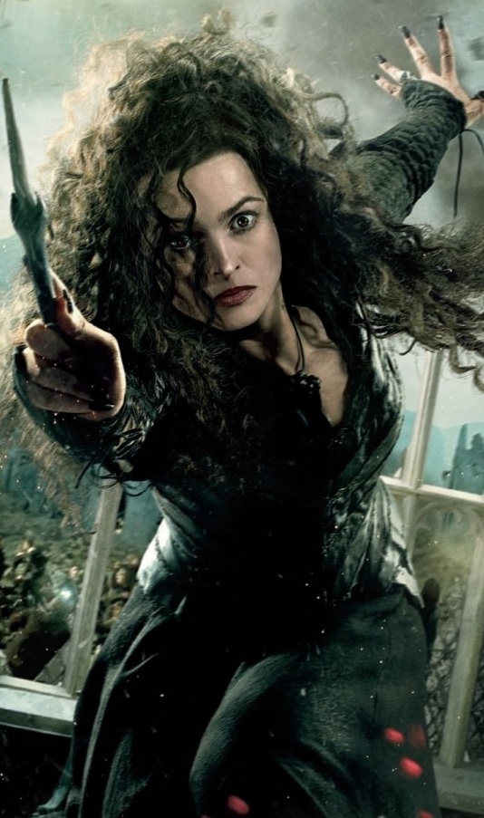 Dàn “sao” phim Harry Potter ngày ấy - bây giờ - 19
Helena Bonham Carter thủ vai phù thủy độc ác Bellatrix Lestrange từ năm 2007 tới 2011. Chỉ là nhân vật phụ nhưng ngôi sao người Anh đã khắc họa rất thành công hình ảnh một phù thủy hắc ám độc ác và điên cuồng. Từ nụ cười lảnh lót tới ánh mắt tàn độc của Bellatrix đều khiến trẻ em phải khiếp sợ