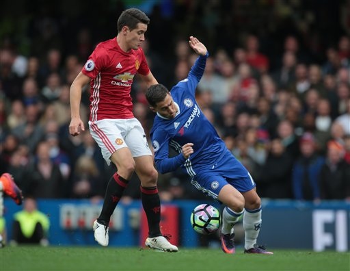 Herrera đã bắt chết Eden Hazard