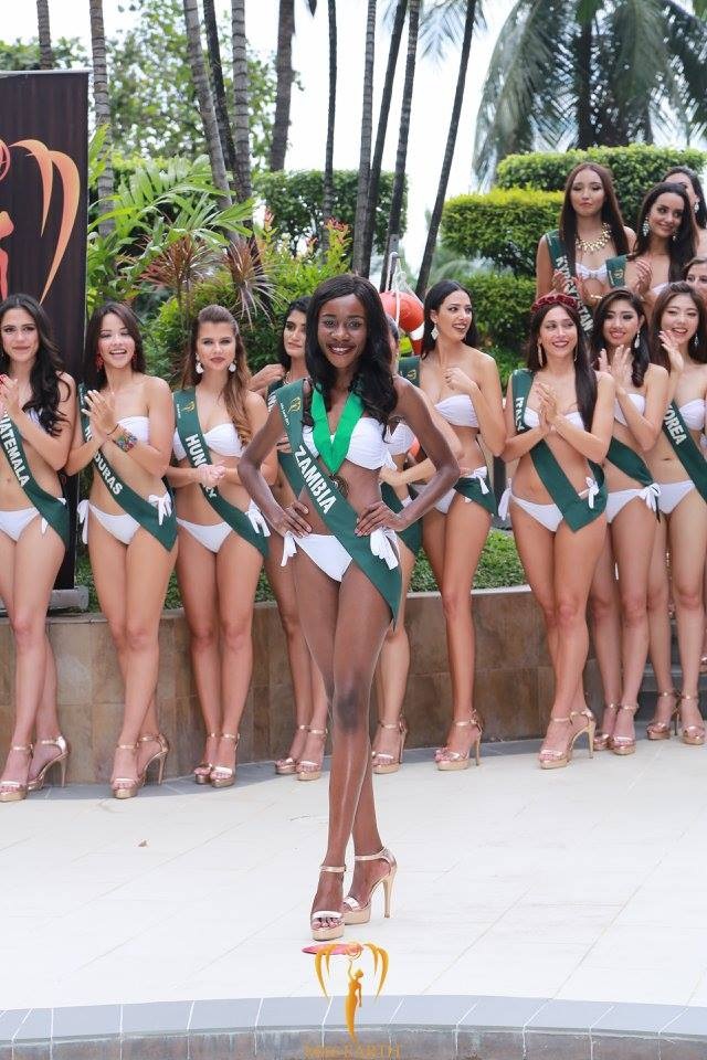 Mãn nhãn với phần trình diễn áo tắm của Hoa hậu Trái đất 2017 - 63
Người đẹp Zambia giành huy chương ddoongff.