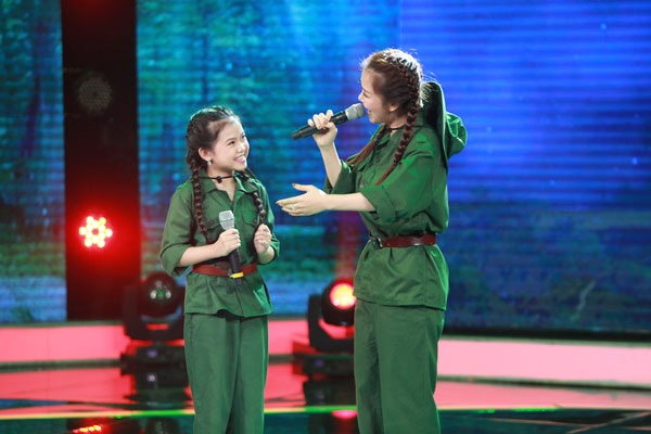 NSND Thu Hiền gật gù trước màn song ca của Quốc Thiên, Linh Phương - 3 Hiền Trân song ca với khách mời ca sĩ Võ Hạ Trâm.