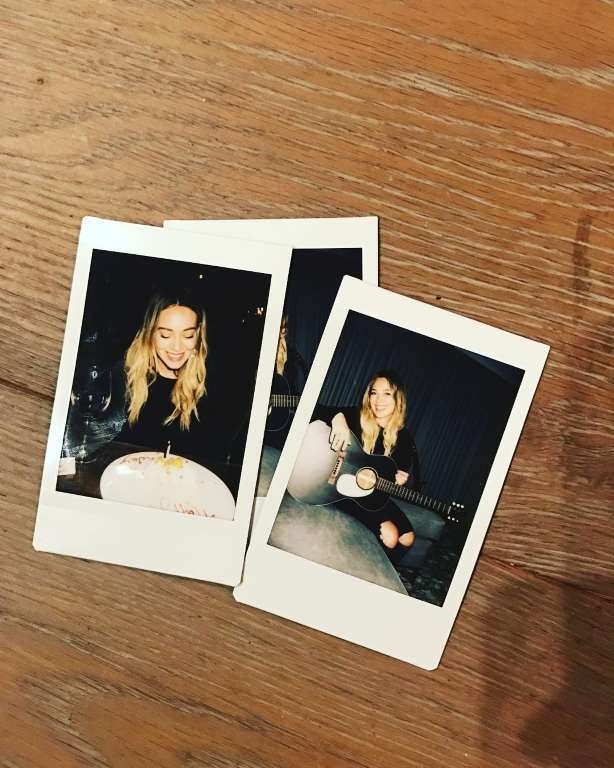 Hilary Duff tái hợp với “người cũ” - 5
Trước đó, Hilary Duff và Matthew Koma đã có một bữa tiệc sinh nhật chỉ có hai người tại một nhà hàng sang trọng.