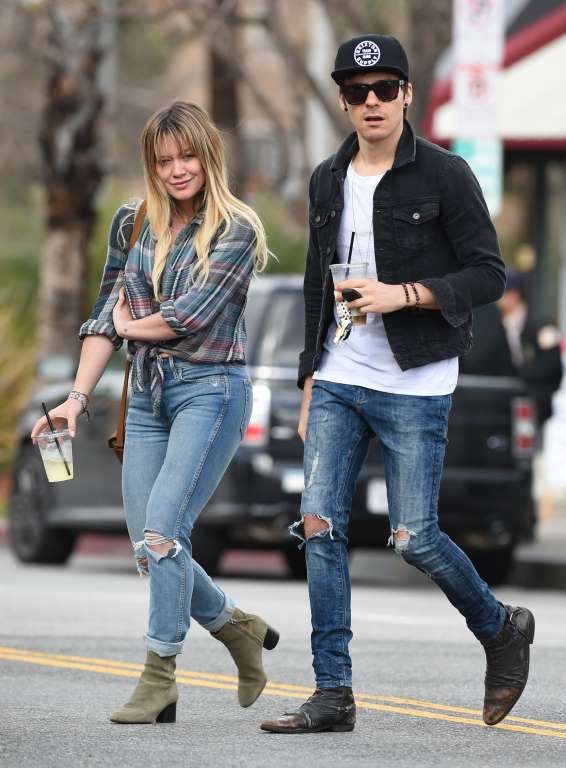 Hilary Duff tái hợp với “người cũ” - 2
Hilary Duff công khai tình cảm với Matthew Koma hồi tháng 1/2017 và chia tay vào tháng 3/2017.