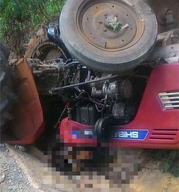 Người đàn ông chết thảm dưới bánh xe công nông do chính mình lái - 1 Hiện trường vụ tai nạn khiến nạn nhân tử vong tại chỗ