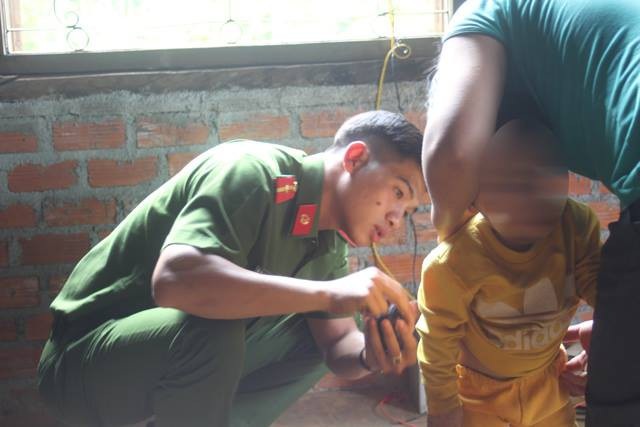 Xử phạt hành chính người giữ trẻ bạo hành bé trai 2 tuổi - 1
Do cơ thể cháu Đ. không có tổn thương, tỷ lệ thương tích là 0% nên bà Vấn bị xử phạt hành chính.