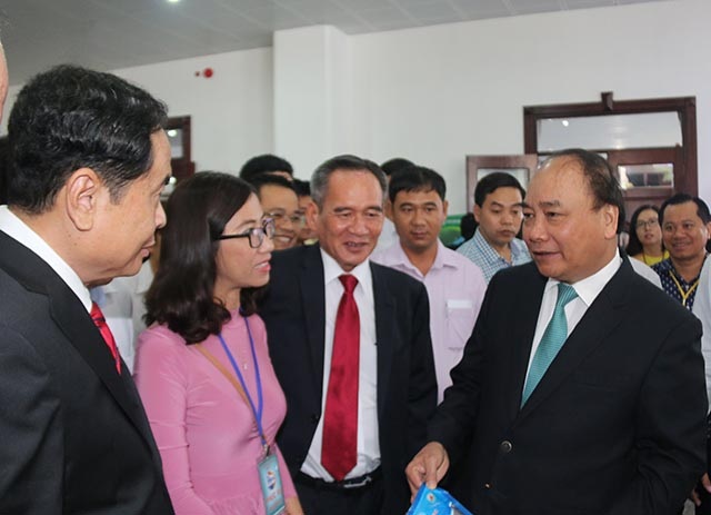 Thủ tướng Chính phủ gặp gỡ, trao đổi với các đại biểu tại hội nghị Thủ tướng Chính phủ gặp gỡ, trao đổi với các đại biểu tại hội nghị