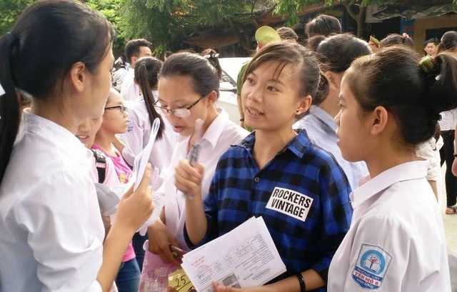 Ninh Bình thành lập 25 điểm thi THPT quốc gia 2017 - 1 Các thí sinh tại Ninh Bình tham dự kỳ thi THPT quốc gia năm 2016 (ảnh: Thái Bá)