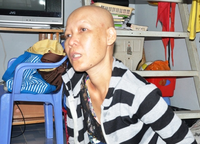 Chị Xuân Trang với bao nỗi khốn khổ, khó khăn chồng chất sau khi chồng chị qua đời.