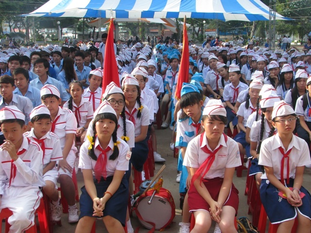 Giữa tháng 8, học sinh Cà Mau mới tựu trường - 1
Học sinh tỉnh Cà Mau tựu trường khá muộn so với một số tỉnh trong khu vực ĐBSCL. (Ảnh minh họa)