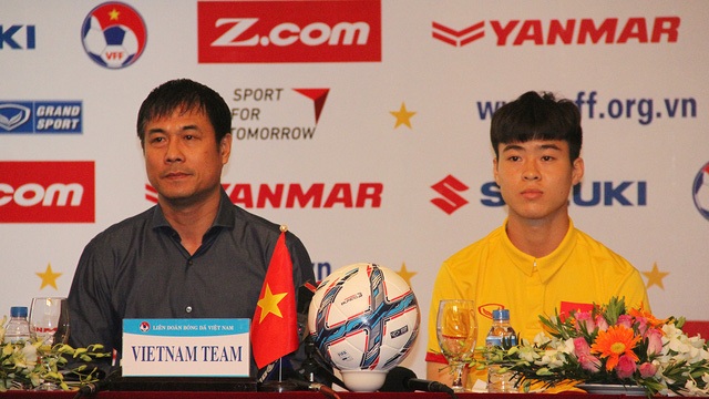 Công Phượng lập siêu phẩm, U23 Việt Nam thắng đậm U23 Malaysia - 8
HLV Hữu Thắng thể hiện rõ quyết tâm muốn đánh bại U22 Malaysia