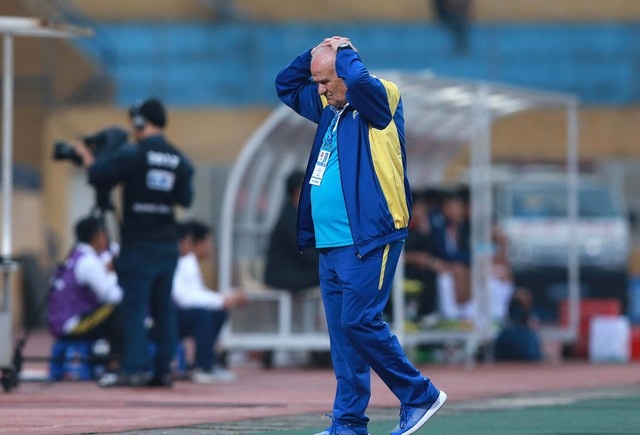 HLV Petrovic cay đắng chia tay CLB Thanh Hoá sau V-League 2017