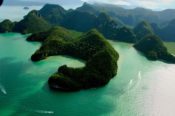 “Hồ trinh nữ mang thai”: Điểm đến linh thiêng gắn liền với câu chuyện buồn - 2 Cách hồ nước không xa là biển khơi