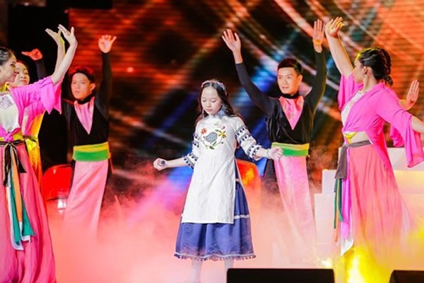 Ngọc Ánh, Như Ngọc và Hoài Ngọc tranh giải Quán quân Giọng hát Việt nhí 2017 - 4 Hoài Ngọc.