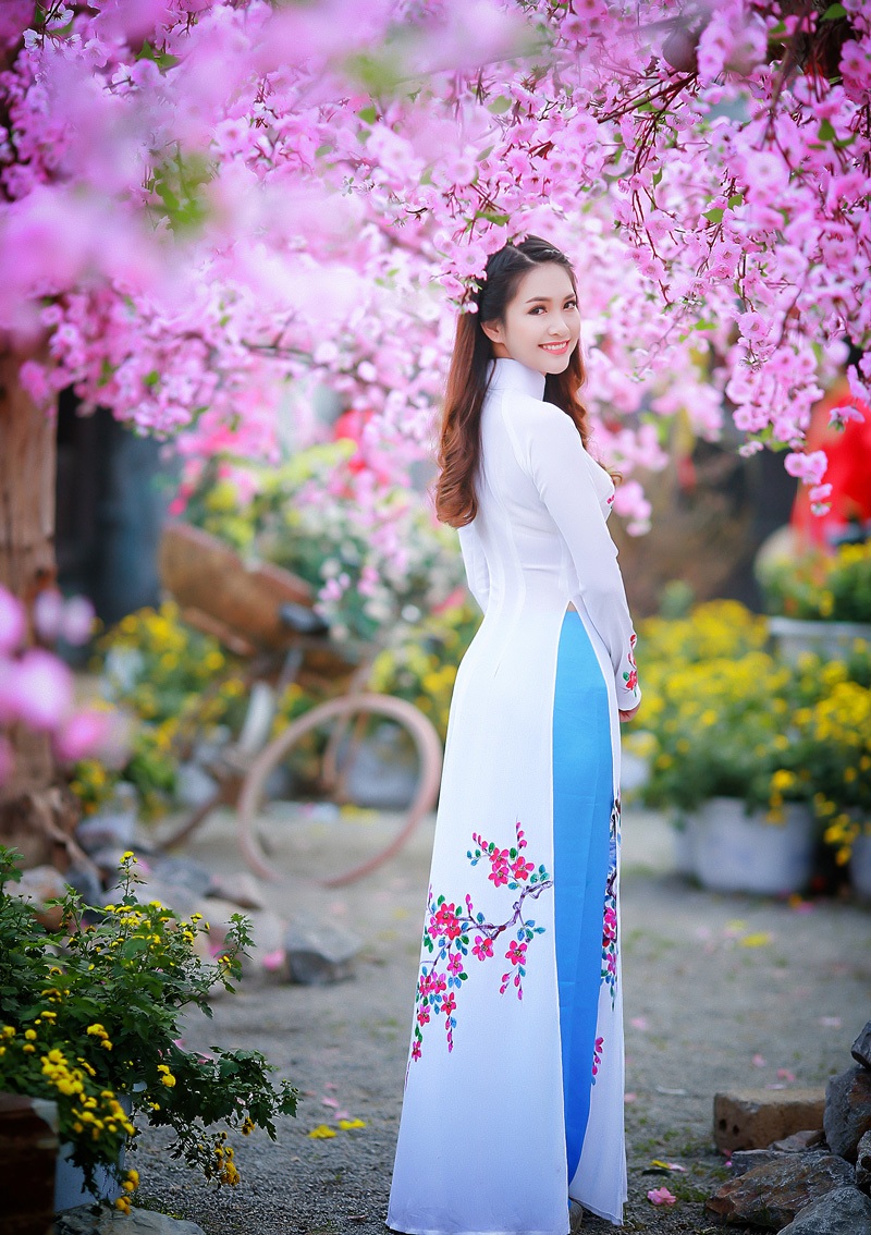 Dàn hoa khôi lộng lẫy trong trang phục áo dài đón Xuân - 2 Dàn hoa khôi lộng lẫy trong trang phục áo dài đón Xuân - 2