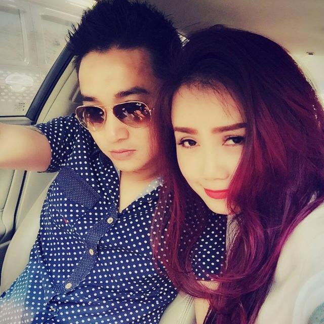 Minh Hà đáp chuyện cưới Chí Nhân; mỹ nhân “lẳng lơ nhất màn ảnh Việt” tiết lộ đời tư - 6 Hoàng Yến là cái tên quen thuộc với khán giả qua nhiều bộ phim như Đi qua bóng tối, Giấc mơ hạnh phúc, Khép mắt chờ ngày mai… Không chỉ được biết đến qua những vai lẳng lơ, chua ngoa, cô còn được khán giả nhớ tới vì tình trường lận đận. Hiện tại, Hoàng Yến đang hạnh phúc bên người chồng thứ tư. Được biết, Cao Thắng chưa từng kết hôn còn Hoàng Yến đã trải qua 3 lần đò. Cao Thắng coi hai cô con gái riêng của vợ giống như con mình. Hai người hiện có thêm một cậu con trai.