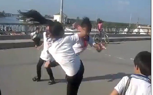 Bộ trưởng yêu cầu chấn chỉnh vi phạm đạo đức nhà giáo, học sinh đánh nhau - 1
Các địa phương cần triển khai quyết liệt các biện pháp phòng ngừa và ngăn chặn có hiệu quả tình trạng học sinh đánh nhau.