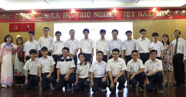 Học sinh TPHCM tham gia kỳ thi học sinh giỏi quốc gia trong lễ ra mắt ngày 3/1