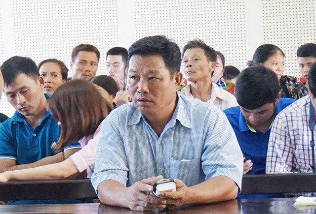 Công an bị buộc tội nhận hối lộ của chủ quán kinh doanh “nhạy cảm” - 3 Bị cáo Điều cho rằng, toàn bộ sự việc đều đã được báo cáo, xin ý kiến chỉ đạo của ông Đậu Quang Hòa - Trưởng Công an xã Diễn Hải