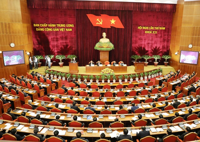 Trung ương bàn hướng đổi mới doanh nghiệp nhà nước - 1 Trung ương thống nhất đánh giá thực trạng Nhiều doanh nghiệp nhà nước làm ăn thua lỗ, thất thoát, tham nhũng, lãng phí, tiêu cực với những dự án đầu tư hàng nghìn tỉ đồng đắp chiếu, làm trầm trọng thêm nợ xấu ngân hàng và nợ công quốc gia, gây bức xúc trong nhân dân…