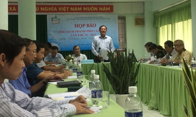 Cần Thơ tổ chức Hội sách lần thứ 2 - 1 Ông Đỗ Hoàng Trung - Giám đốc Sở Thông tin & truyền thông TP Cần Thơ chủ trì buổi họp báo
