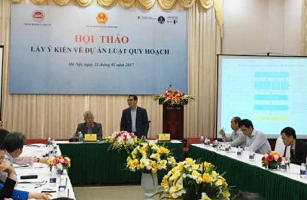 Những đồ án quy hoạch lỗi thời và bài toán được - mất khi sửa luật - 1 Thứ trưởng Bộ KH-ĐT Đặng Huy Đông khẳng định luật Quy hoạch được xây dựng không lấy sân, lấn đất của Bộ, ngành nào.