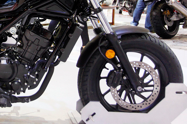 Rebel 300 sẽ là mẫu xe phân khối lớn đầu tiên của Honda tại Việt Nam? - 3 Rebel 300 sẽ là mẫu xe phân khối lớn đầu tiên của Honda tại Việt Nam? - 3