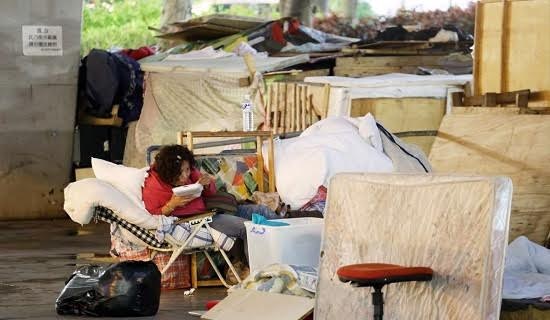 Cuộc sống cơ cực của những người nghèo nhất Hong Kong