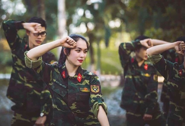 4 cô giáo trẻ xinh đẹp cuốn hút dân mạng thời gian qua - 4 Cô giáo mang chất thép của sinh viên trường Trung cấp Sài Gòn