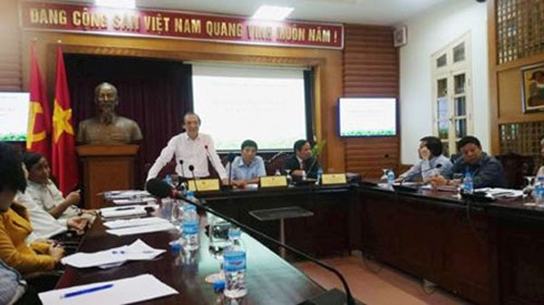 “Con đường xưa em đi” sẽ được xem xét cấp phép lưu hành trở lại - 1 Rất nhiều câu hỏi “nóng” xoay quanh việc 5 ca khúc sáng tác trước năm 1975 đang bị cấm lưu hành tại buổi họp báo chiều ngày 12/4.