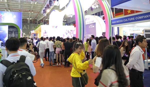 
Các thí sinh khu vực miền Nam có mặt khá sớm tại địa điểm tổ chức buổi Casting.
