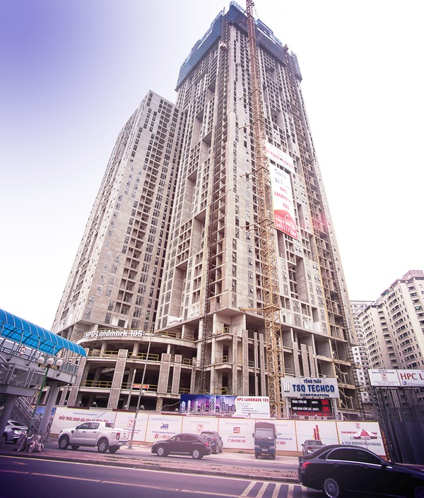 Lý do nào khiến HPC Landmark 105 nhộn nhịp khách ra vào? - 3 HPC Landmark 105 nằm nghiêng 45 độ so với mặt đường để tận dụng gió làm mát căn hộ