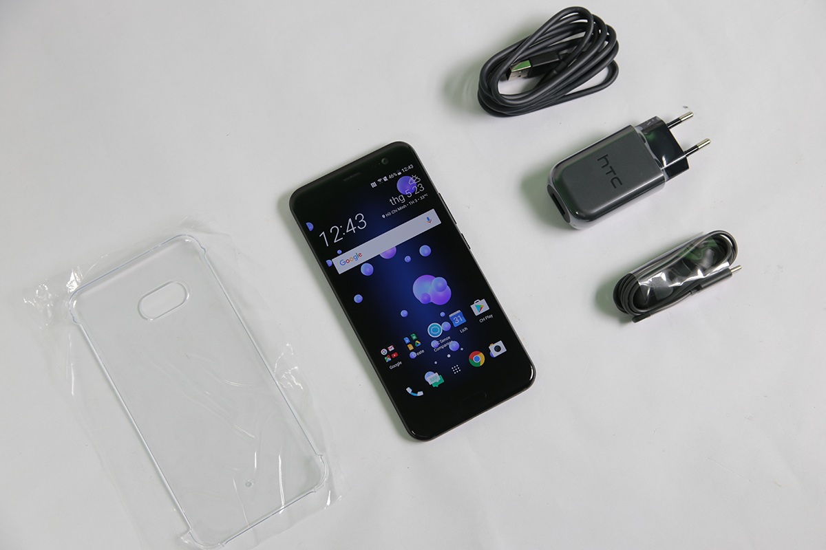 Trên tay điện thoại "bóp" HTC U11 tại Việt Nam - 1