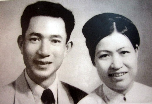 Nén hương muộn nghiêng mình viếng linh hồn một người cao cả - 1 Nén hương muộn nghiêng mình viếng linh hồn một người cao cả - 1
