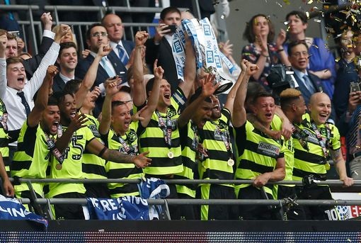 Huddersfield Town giành quyền thăng hạng Premier League