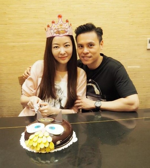 “Tình cũ” Lâm Đại Hùng không chúc mừng Quách Phú Thành lên chức bố - 7
Lâm Đại Hùng bên người chồng đại gia, Quách Khả Tụng. Cặp đôi kết hôn hơn 1 năm nhưng chưa có con.