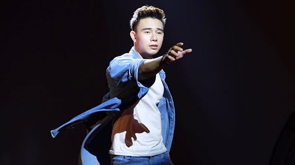 Đông Hùng chê Dương Hoàng Yến hát “chưa đủ tầm” - 2 Đông Hùng chê Dương Hoàng Yến hát “chưa đủ tầm” - 2