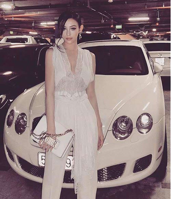 Nhan sắc của các hot girl Hà Nội đời đầu ngày ấy - bây giờ (phần 2) - 31 Trước đó, hình ảnh của Huyền Baby cũng xuất hiện trên mục Tài chính của trang Business Insider khi nhắc đến Instagram của Hội con nhà giàu Việt Nam (Rich Kids of Vietnam).