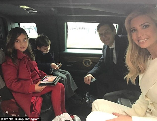 Con gái Donald Trump đẹp như mộng trong lễ nhậm chức của bố - 1
Ivanka Trump - Con gái tân tổng thống Mỹ Donald Trump chia sẻ trên trang cá nhân bức ảnh gia đình cô tới dự buổi lễ nhậm chức của bố tại thủ đô Washington hôm 20/1 vừa qua