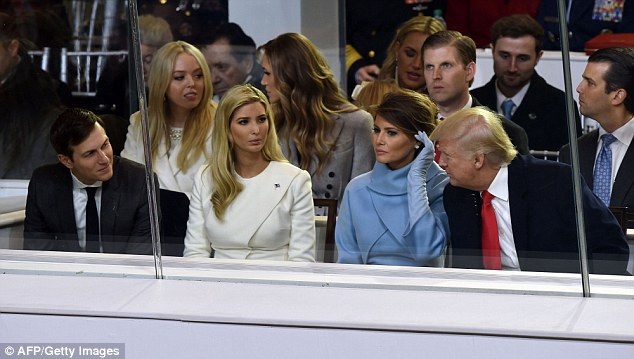 Con gái Donald Trump đẹp như mộng trong lễ nhậm chức của bố - 10
Người đẹp đã có 3 con và sống rất kín đáo từ sau khi kết hôn vào năm 2009.