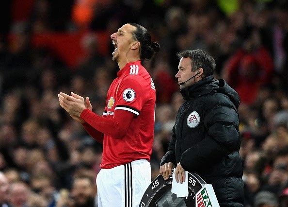 Trở lại sau 7 tháng, Ibrahimovic ví mình với sư tử - 1 Ibrahimovic trở lại sân cỏ sau 7 tháng dưỡng thương