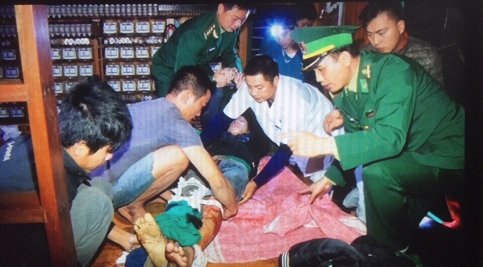 Cứu nạn thuyền viên bị tai nạn trong lúc biển động mạnh - 3