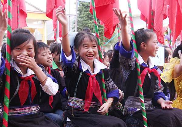 Một tháng sau lũ Mù Cang Chải: “Niềm vui lớn nhất là 100% học sinh đến trường” - 5 Nụ cười rạng ngời của các em trong ngày khai giảng