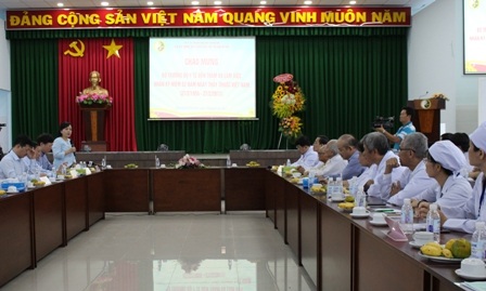 600 lương y đi làm giúp việc vì không được cấp chứng nhận - 2 Bộ trưởng Y tế làm việc với ngành Đông y tại TPHCM