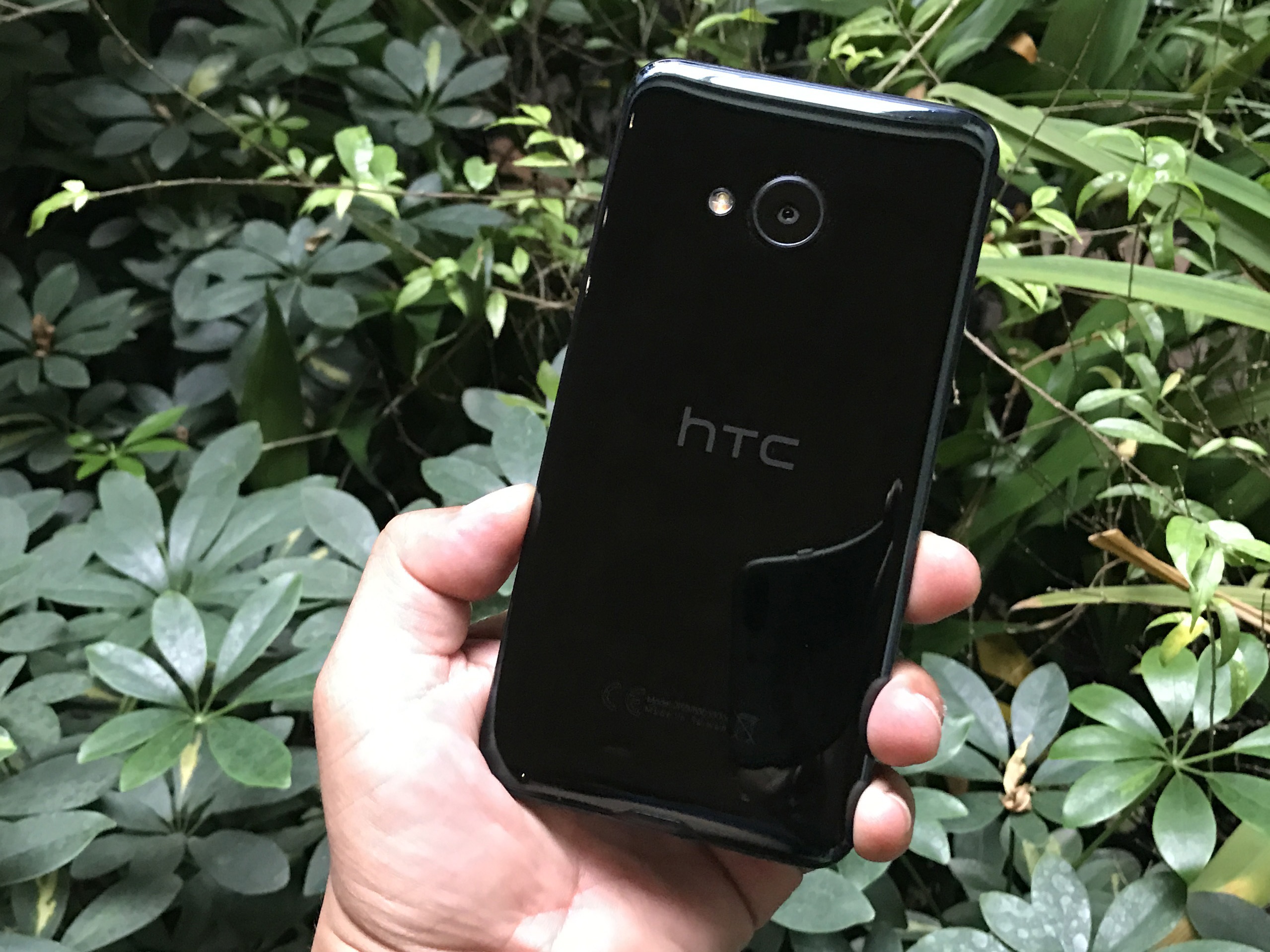 Cận cảnh HTC U Play đầu tiên tại Việt Nam - 1