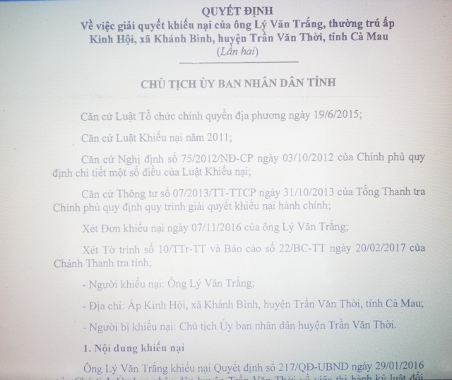 Nguyên hiệu trưởng được đề nghị phục hồi chức vụ sau hơn 1 năm bị kỷ luật cách chức - 1 Quyết định của UBND tỉnh Cà Mau về việc giải quyết khiếu nại của ông Lý Văn Trắng.