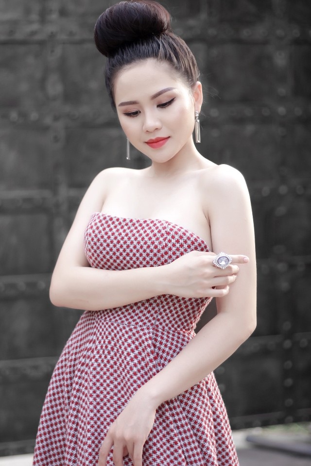 Nữ sinh Đại học Võ Trường Toản "khoe" vẻ tươi tắn đáng yêu - 4 Nữ sinh Đại học Võ Trường Toản "khoe" vẻ tươi tắn đáng yêu - 4
