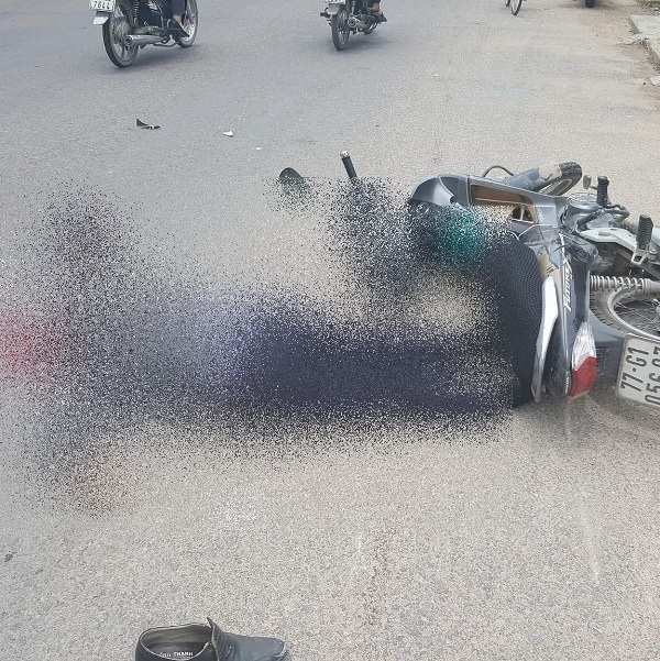 Cán bộ viện kiểm sát tử vong trên đường đi thăm mẹ nằm viện - 1 Hiện trường vụ tai nạn thương tâm