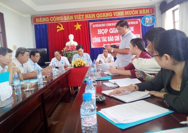 Người phát ngôn đừng "né" báo chí! - 2 Tỉnh Bạc Liêu hiện nay tổ chức giao ban báo chí định kỳ 1 tháng 2 lần, dưới sự chủ trì của Ban Tuyên giáo Tỉnh ủy Bạc Liêu.