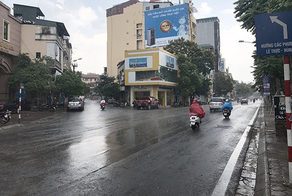 Cơn mưa “vàng” hạ hỏa tuần nắng nóng kỷ lục tại Hà Nội - 10
Thời tiết ở Hà Nội sẽ dịu mát dần trong những ngày tới