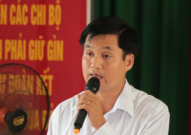 Nhà máy giấy Lee&Man không thể hoạt động nếu gây tổn hại đến người dân - 3 Tại buổi đối thoại, ông Tống Hoàng Khôi, chủ tịch UBND huyện Châu Thanh đề nghị công ty Lee&man phải thực hiện đúng cam kết